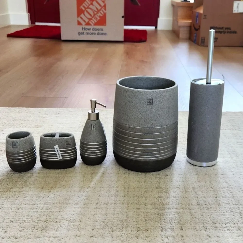 Sahara Grey Bathroom Accessory Set (Bedbath&beyond)